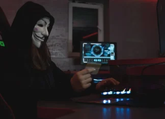 9 Ways to Combat Cyberstalking how to deal with cyberstalking