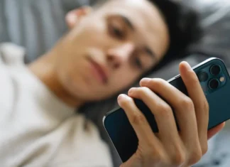 High Dependence on Digital Devices? – Effective Tips for Eye Care eye care tips digital device use