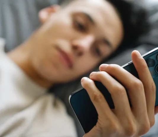 High Dependence on Digital Devices? – Effective Tips for Eye Care eye care tips digital device use